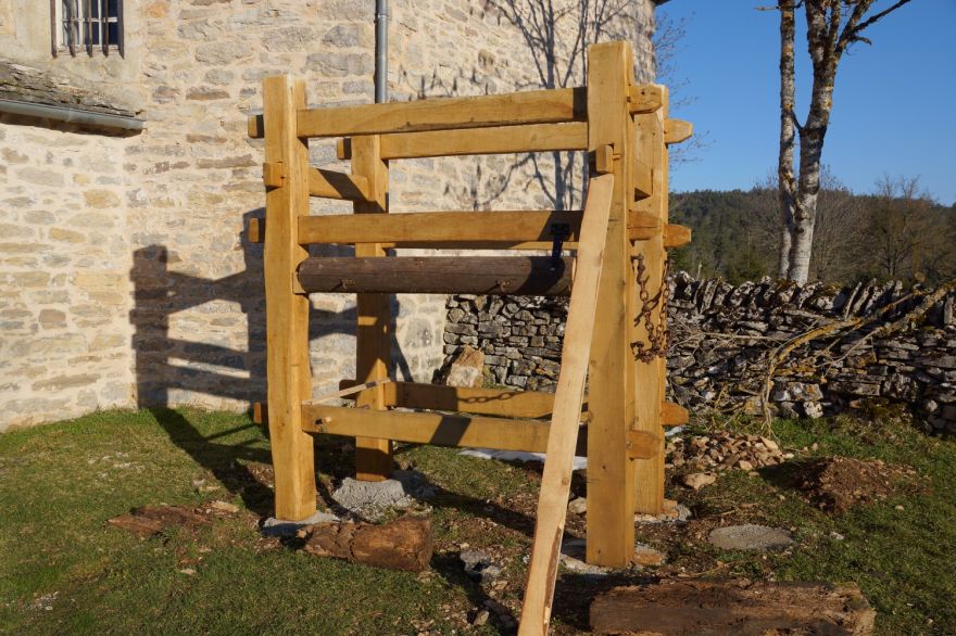 Travail à ferrer les chevaux à la Tieule