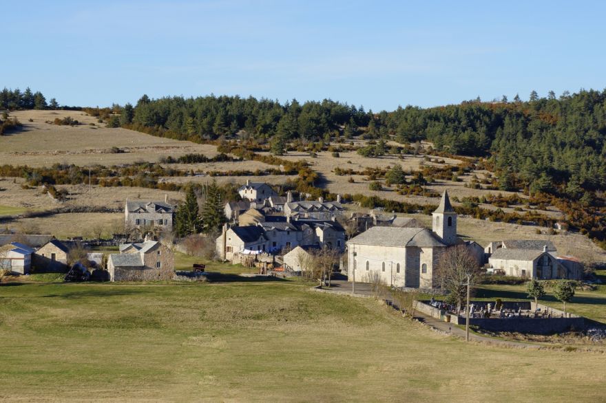 Vue de Rouveret depuis la dÃ©partementale 16