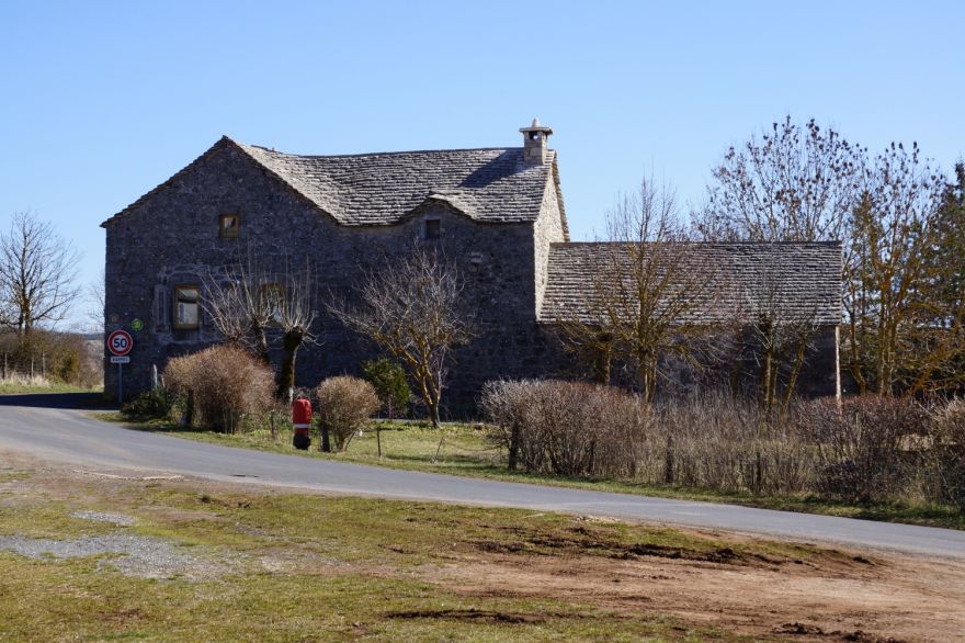 Maison caussenarde au coeur de Hures