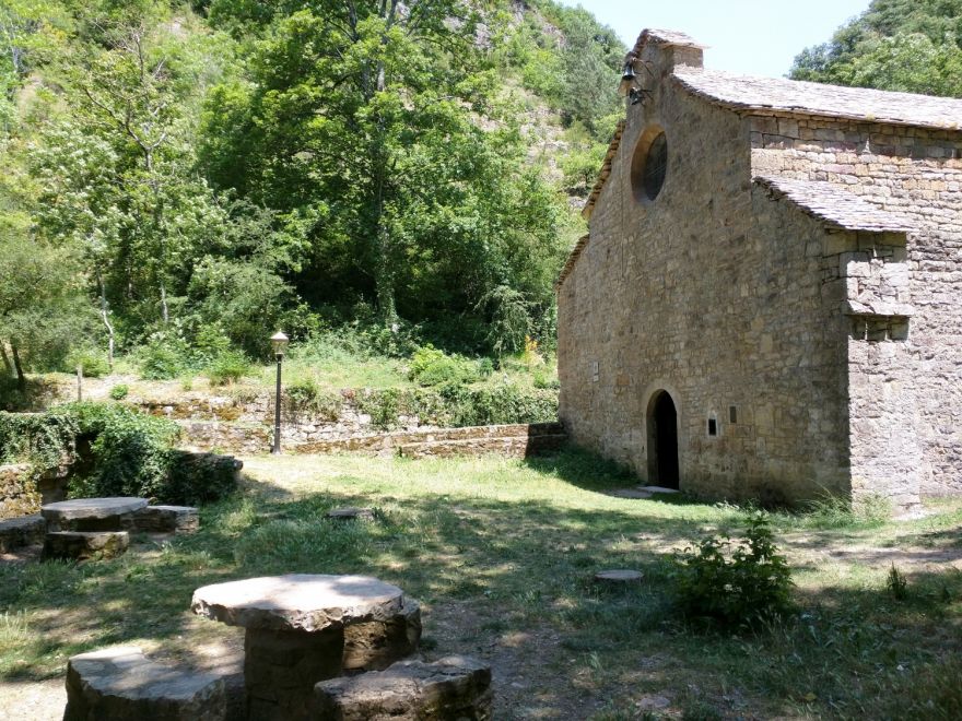 Fronton de la chapelle Saint-Frézal