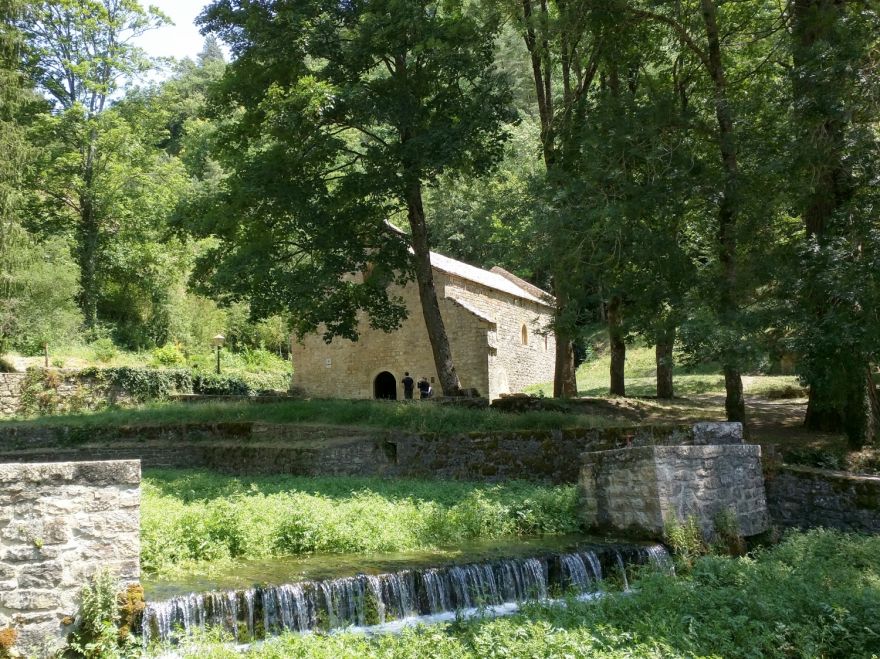 Source du Frézal et chapelle Saint-Frézal